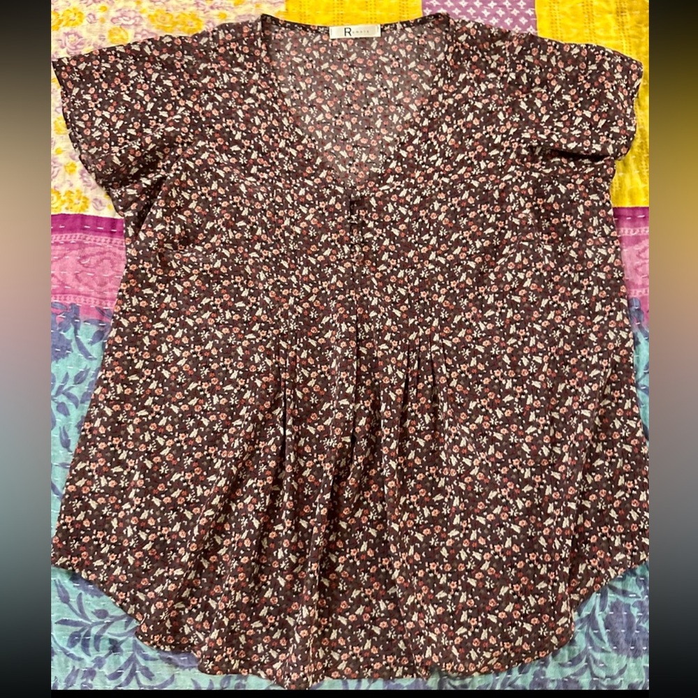 Rumors from Torrid, size 0, floral blouse, purple base color, cute!